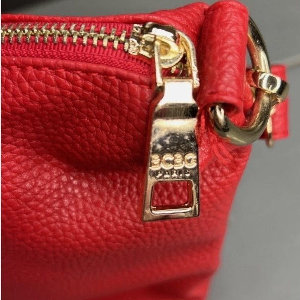 NWOT BCBG Red Bag - Picture 6 of 9